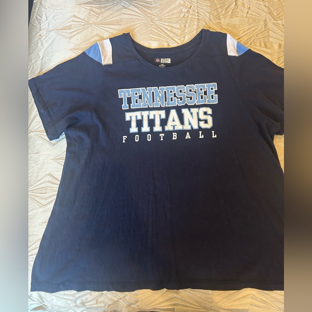 Ladies Tennessee Titans 2X tee